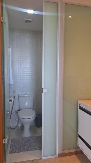 Apartamento Com 2 Suites, Varanda, Vista Mar, Infraestrutura