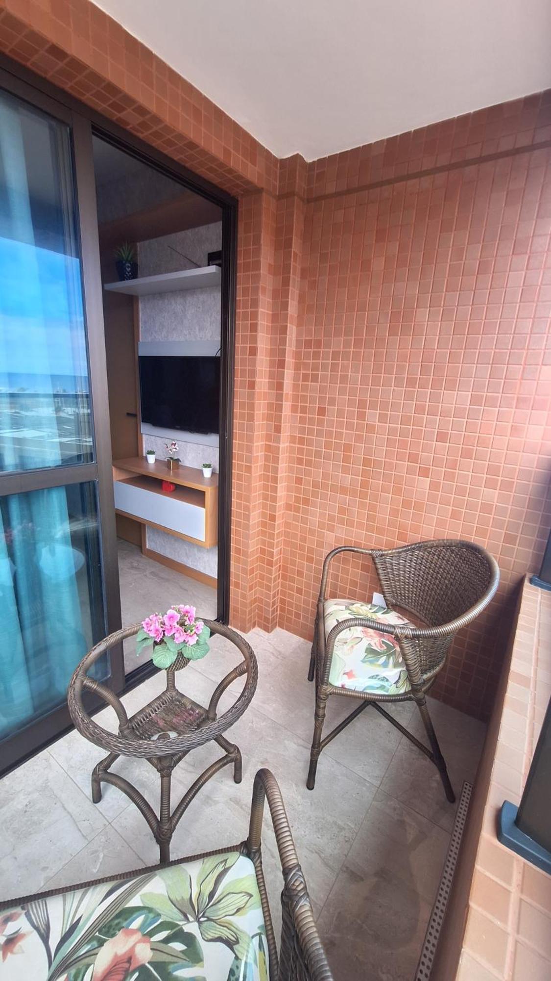 Com 2 Suites, Varanda, Vista Mar, Infraestrutura